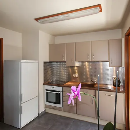 Apartment Cozy, 4-bedroom With Stunning Mountain Views In The Rhone-al *
