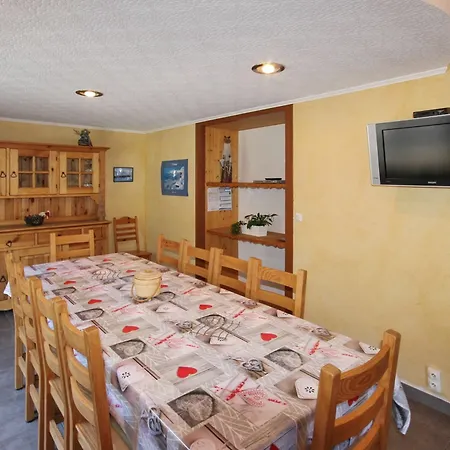 Cozy, 4-bedroom With Stunning Mountain Views In The Rhone-al Morzine