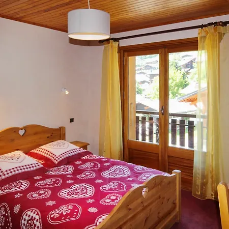 Cozy, 4-bedroom With Stunning Mountain Views In The Rhone-al
